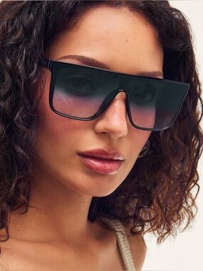 QUAY Australia NIGHTFALL Shield Sunglasses Matte Black Pink (NWT + Case)
